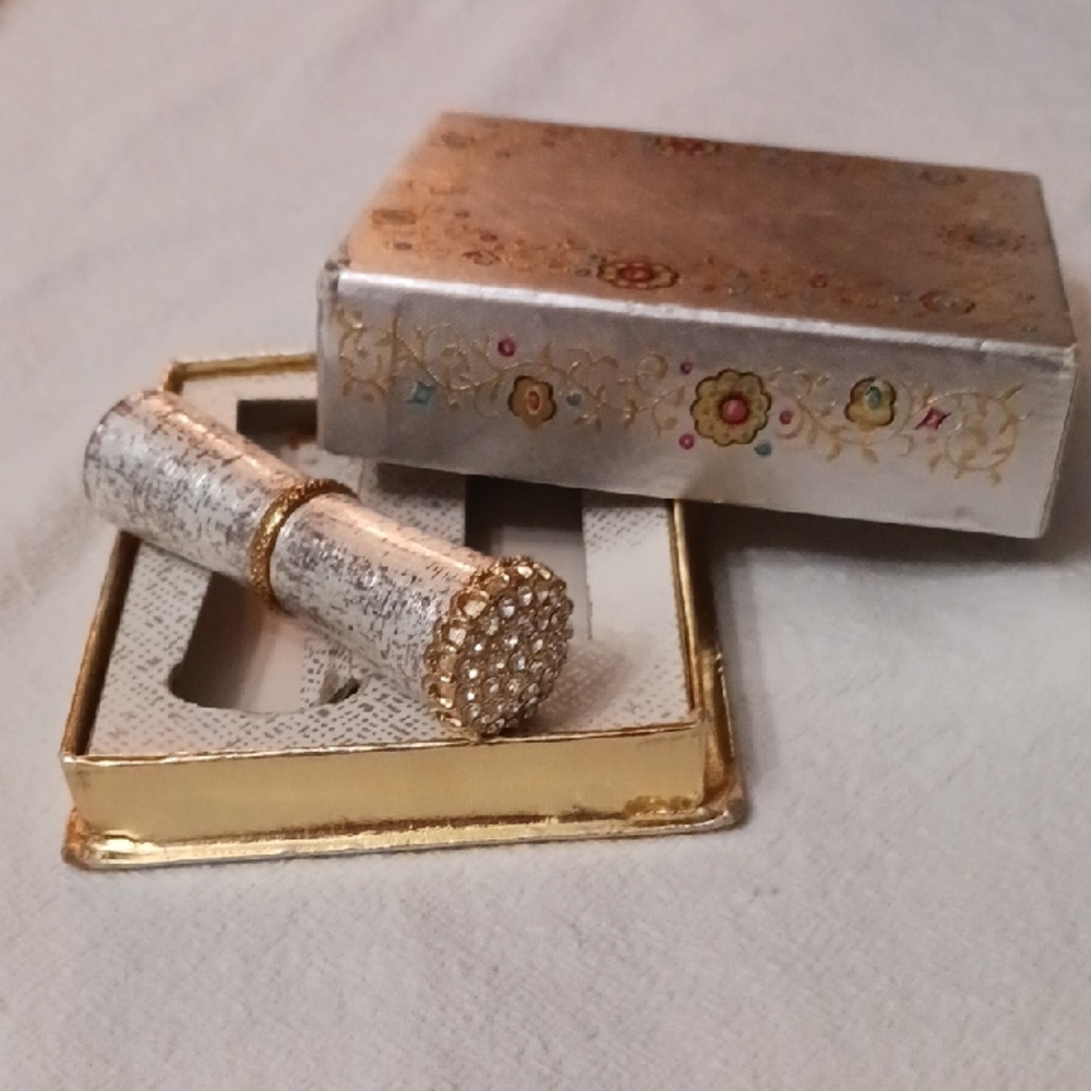 Elegant Silver and Gold Lipstick